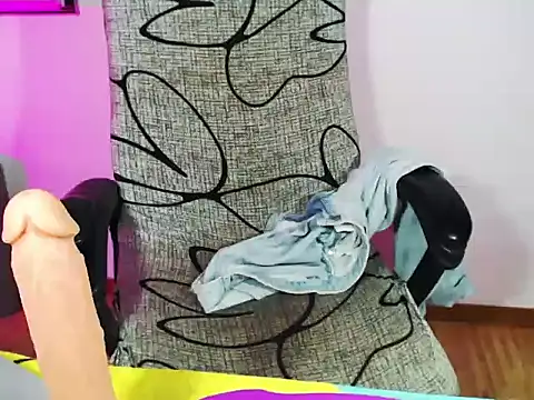Hannah_KiimのライブXXXチャット