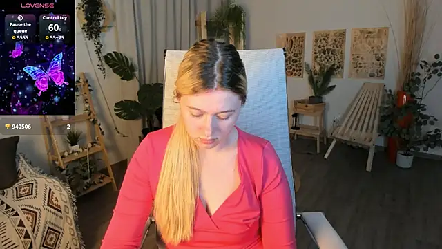 CelestineMauriac's Live XXX Chat