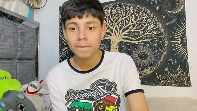 Andy_Belier23 Adlı Modelin Canlı XXX Sohbeti