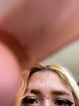sara_winehouse1's Live XXX Chat