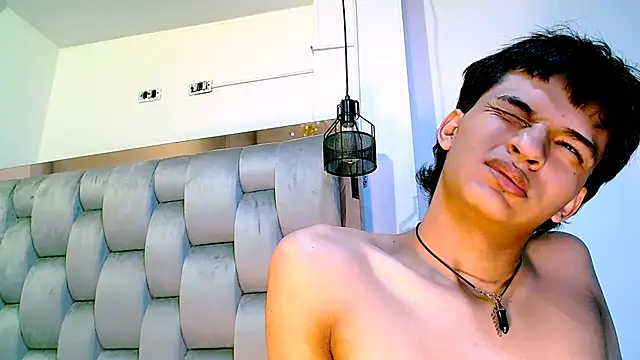 SahirCharm Adlı Modelin Canlı XXX Sohbeti