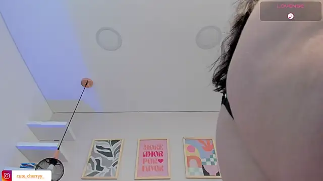 Chatroom XXX en direct de cute__cherry_