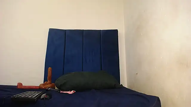 Kelly-001's Live XXX Chat