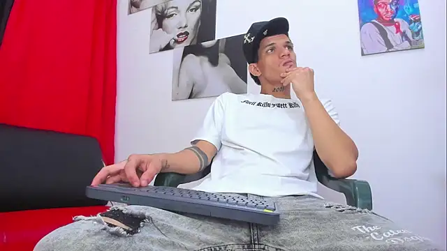 big_hot_boy_'s Live XXX Chat