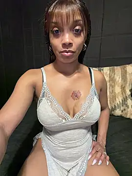 Rakiyahcharms' Live XXX Chat