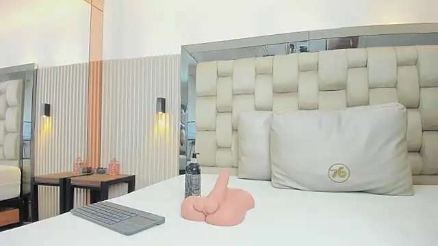 צ'אט XXX בשידור חי של madelein_fosterr