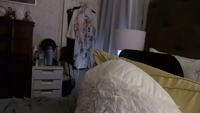 BigbustedBrenda 即時 XXX 聊天