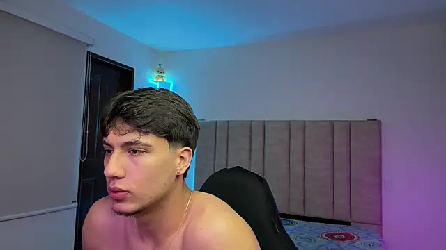 Chat +18 de CHRIS_MORGAN1 ao vivo