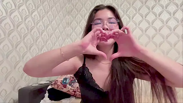 CutieEmili Live XXX-Chat