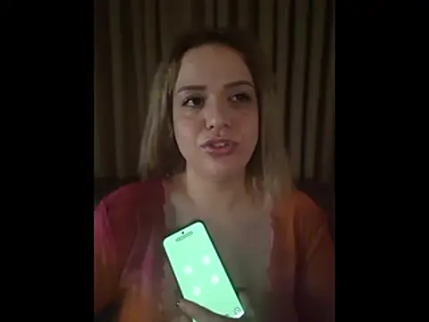 XXX chat uživo modela cansile