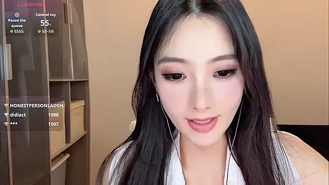 Tindraa's Live XXX Chat