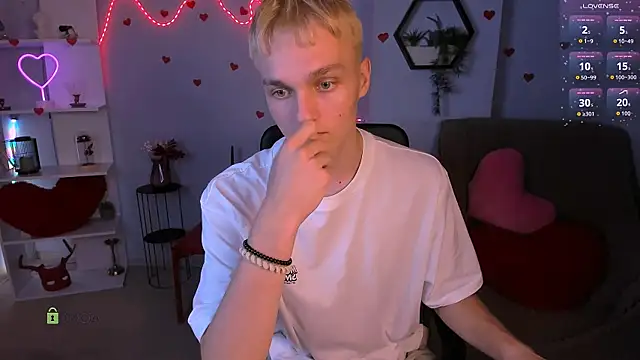 john_lik Show in webcam