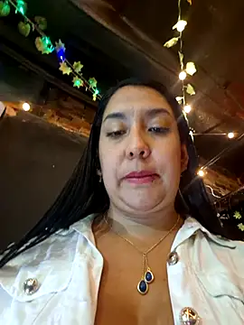 Chat +18 de keny__a ao vivo