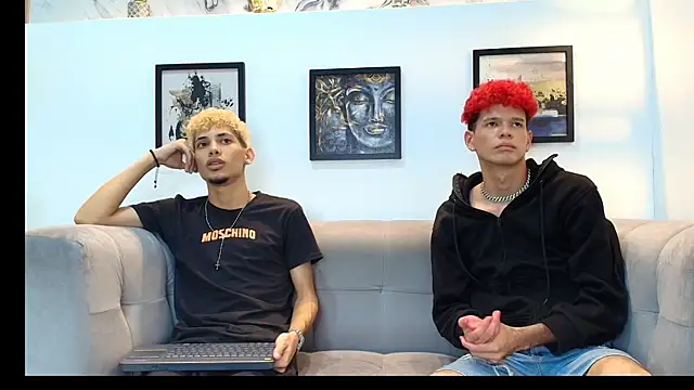 Hot_skinny_guys' Live XXX Chat
