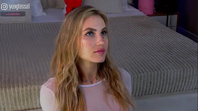 YungTessa Chat XXX in diretta
