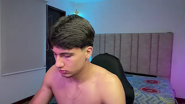 CHRIS_MORGAN1 élő XXX-chatje