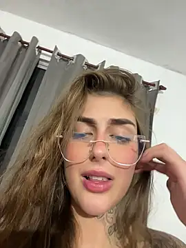 miiabellovic 现场XXX聊天