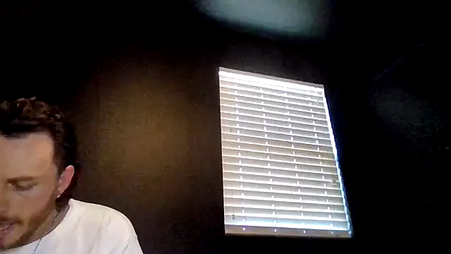 Mikecloudyhawk's Live XXX Chat