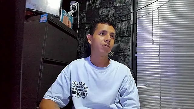 boy_bigcock24cm Obrolan Langsung XXX