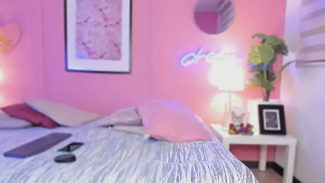 Jasmiinn_'s Live XXX Chat