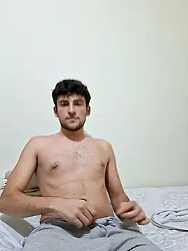 Yasinyasin7's Live XXX Chat