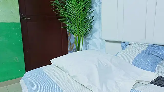 XXX chat uživo modela mily_and_mateo