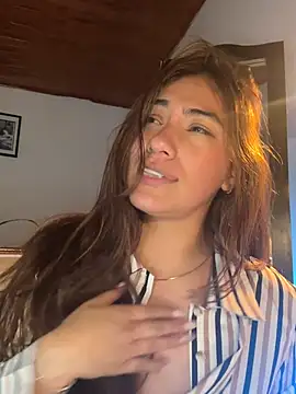 emmily_d Adlı Modelin Canlı XXX Sohbeti