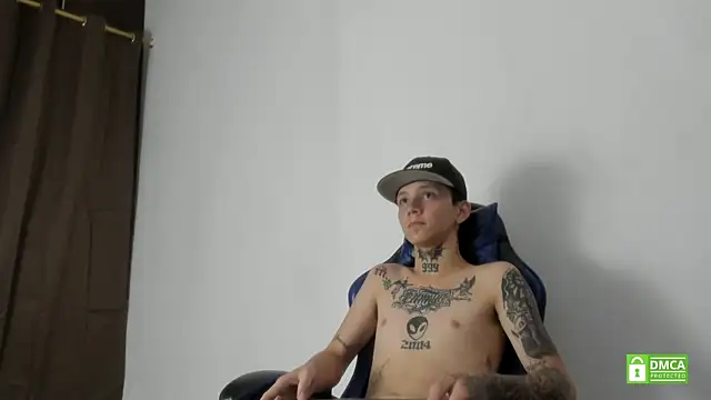 Nick_TattooedGuy's Live XXX Chat