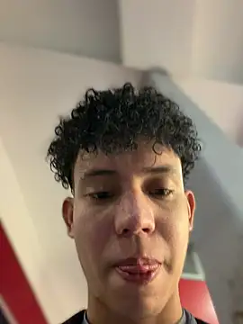yoursexyjose live XXX chat