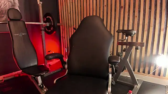 Adrian_Wolf – Naživo XXX chat