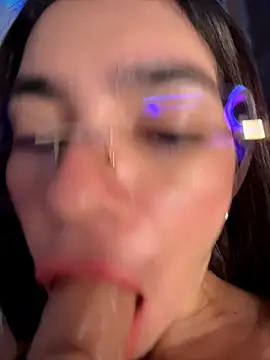 Czat XXX na żywo – Eveliin_ruiz