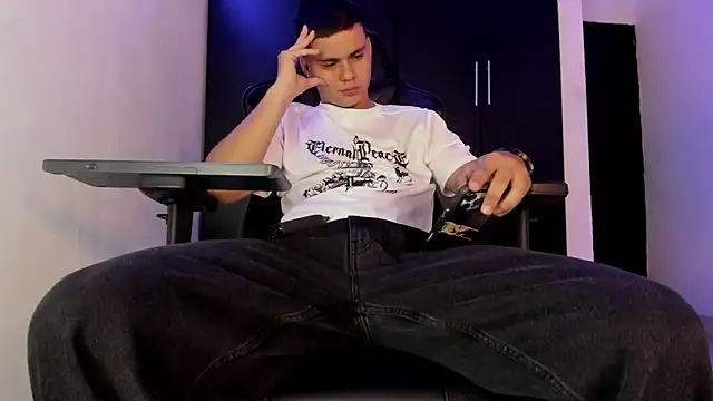 XXX chat uživo modela Liam_Mateo