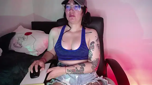 NewAgatha_Bolton 现场XXX聊天