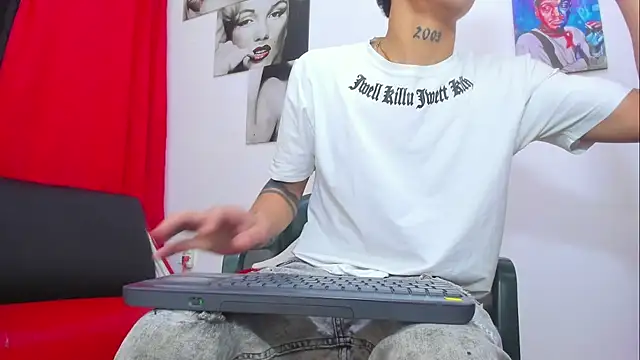Živý XXX chat big_hot_boy_