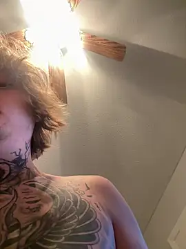 Mck3nz1e Live XXX-chat