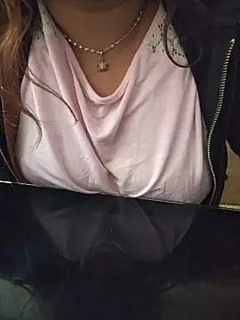 CurvyLolaXn Live XXX chat