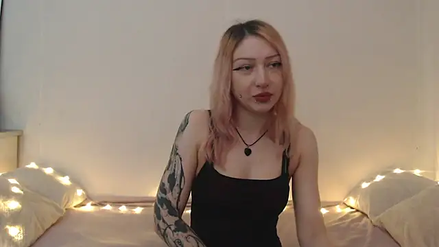 Emily_hardcore élő XXX-chatje