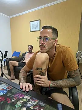 Chat +18 de MeladoDiMel ao vivo