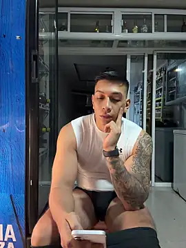 OliverWest04's Live XXX Chat