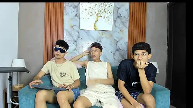 AVENGER_BOYS2026's Live XXX Chat