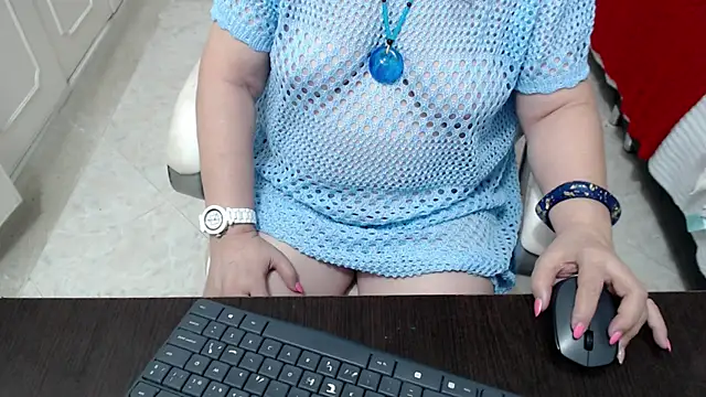 leonela_69 Live XXX Chat