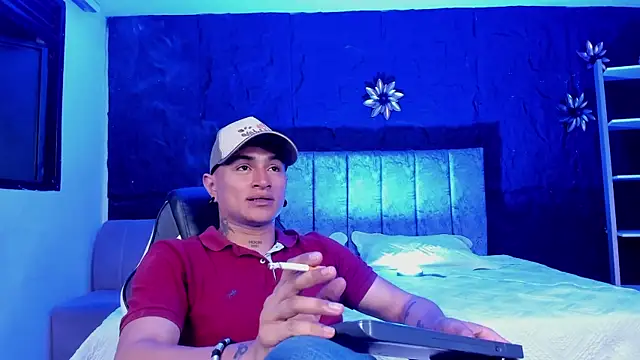 دردشة LiamDeep الجنسية المباشرة