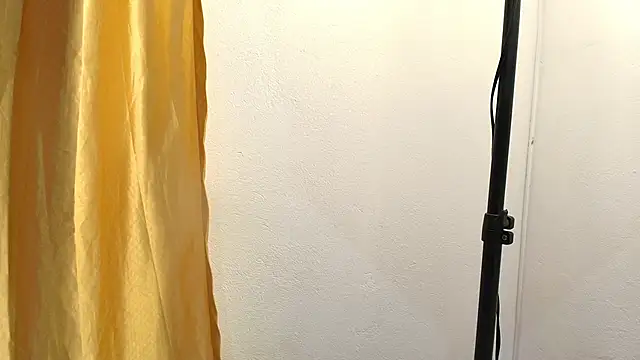 Nikki__uwu Chat XXX in diretta