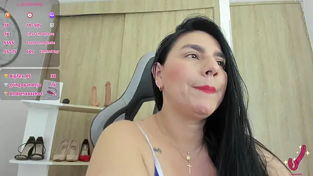 Zhamay Chat XXX live