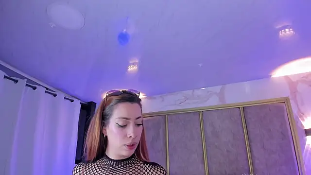 XXX chat uživo modela LolaGray__