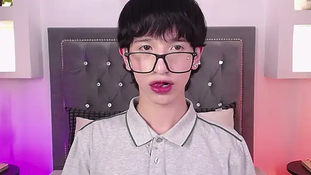 Emo_Boy_のライブXXXチャット