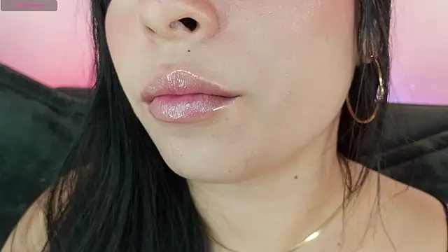 Chatroom XXX en direct de mia_roux1
