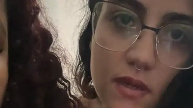 عرض كام MENINAS_70