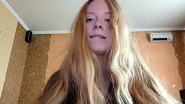 Chat +18 de KateVibe_01 ao vivo