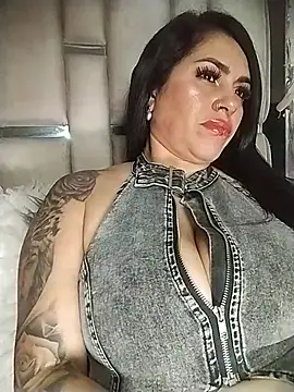 chelaqueen_'s Live XXX Chat